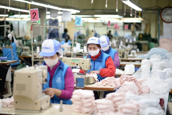 Bộ trưởng Trần Tuấn Anh nói về việc Mỹ và EU ngừng nhập hàng dệt may Việt Nam