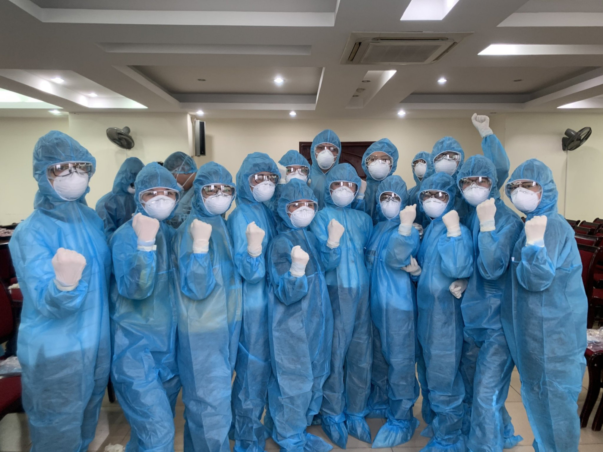 Đại học Y Hà Nội đưa gần 130 sinh viên tới các "điểm nóng" chống dịch Covid-19