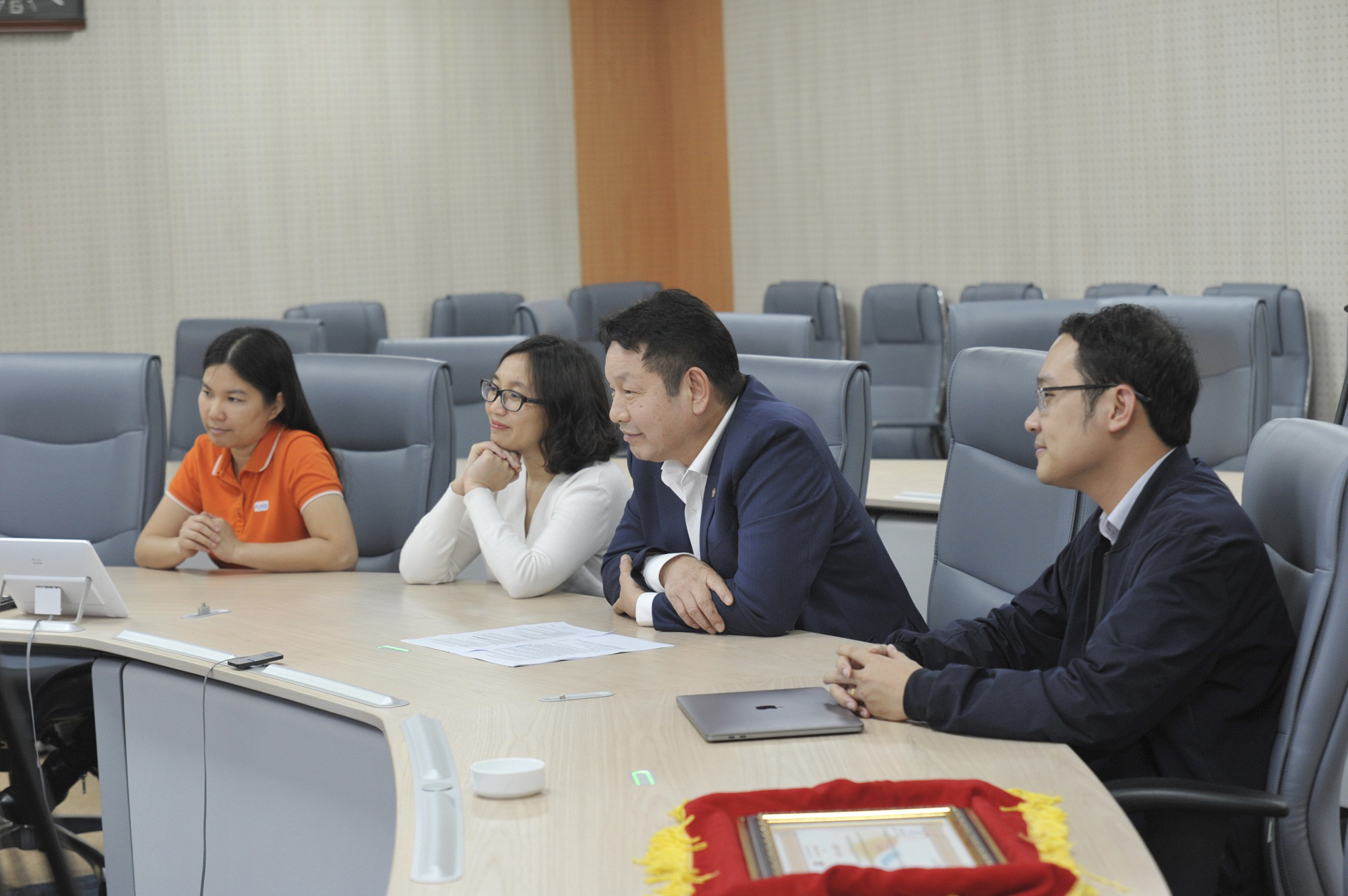 Nữ sinh 17 tuổi chuẩn bị tốt nghiệp đại học được FPT mời về làm việc, cấp học bổng thạc sĩ - Ảnh 4.