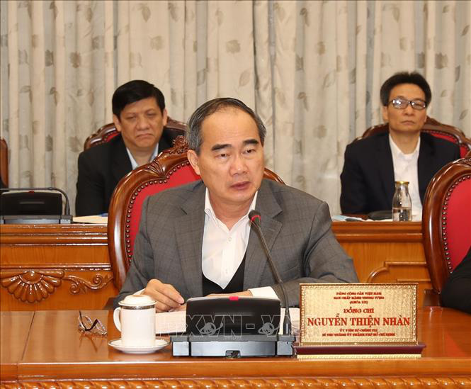 Tổng B&iacute; thư, Chủ tịch nước chủ tr&igrave; họp Bộ Ch&iacute;nh trị về c&ocirc;ng t&aacute;c ph&ograve;ng, chống dịch Covid-19 - Ảnh 9.