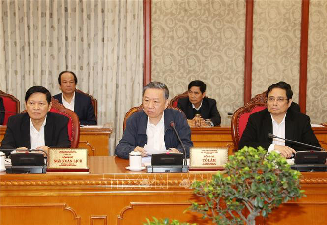 Tổng B&iacute; thư, Chủ tịch nước chủ tr&igrave; họp Bộ Ch&iacute;nh trị về c&ocirc;ng t&aacute;c ph&ograve;ng, chống dịch Covid-19 - Ảnh 10.