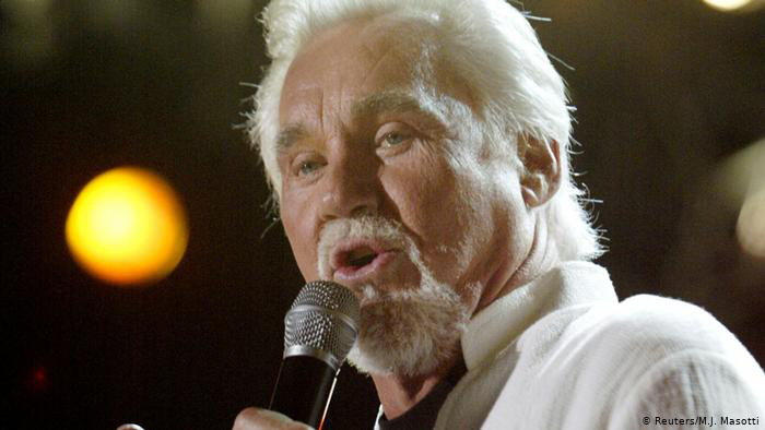 Biểu tượng nhạc đồng qu&ecirc; Kenny Rogers qua đời - Ảnh 3.