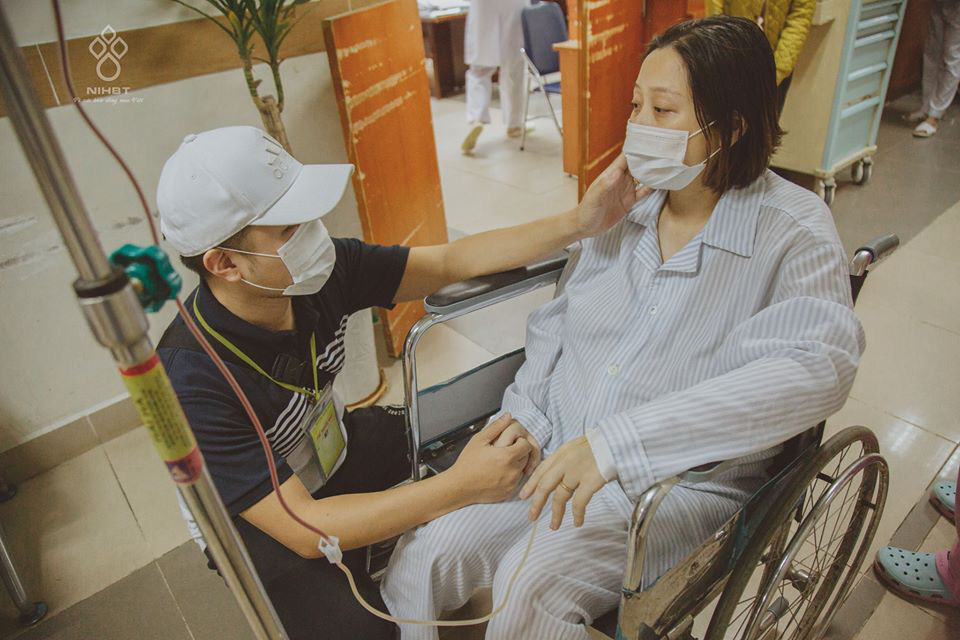 Phát hiện ung thư máu 3 ngày trước sinh, hàng trăm người hiến máu cứu sản phụ - Ảnh 3.