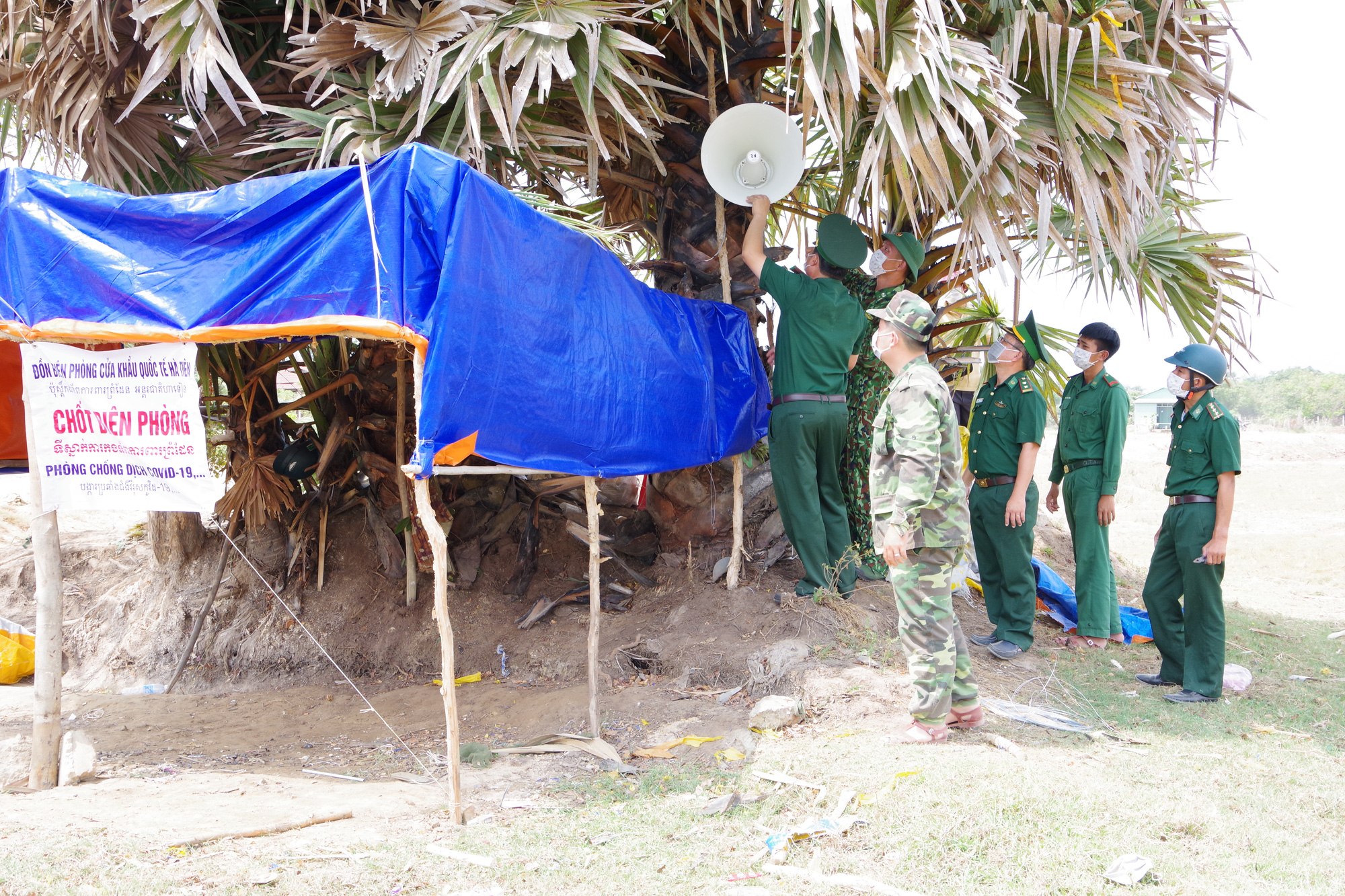 "Lá chắn thép" chống đại dịch