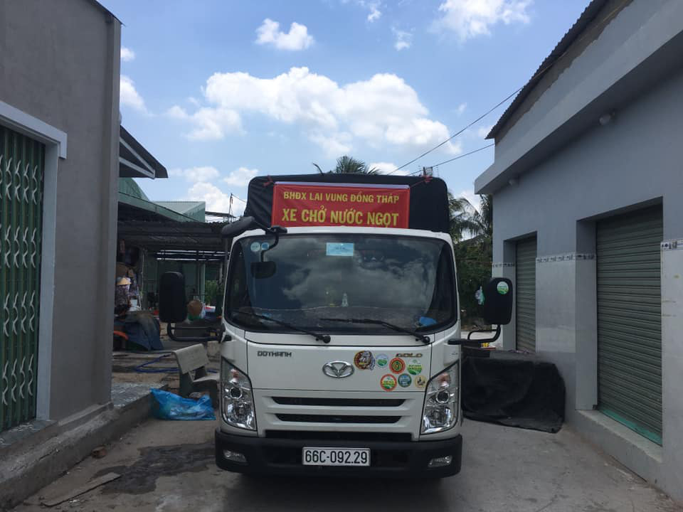 Trắng đêm mang nước ngọt đến với người dân vùng hạn mặn - Ảnh 1.