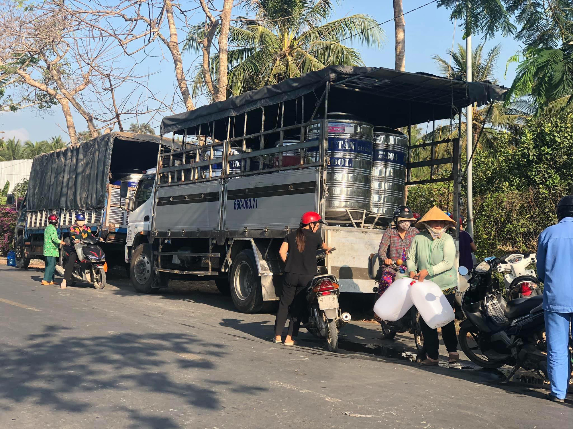 Trắng đêm mang nước ngọt đến với người dân vùng hạn mặn - Ảnh 5.