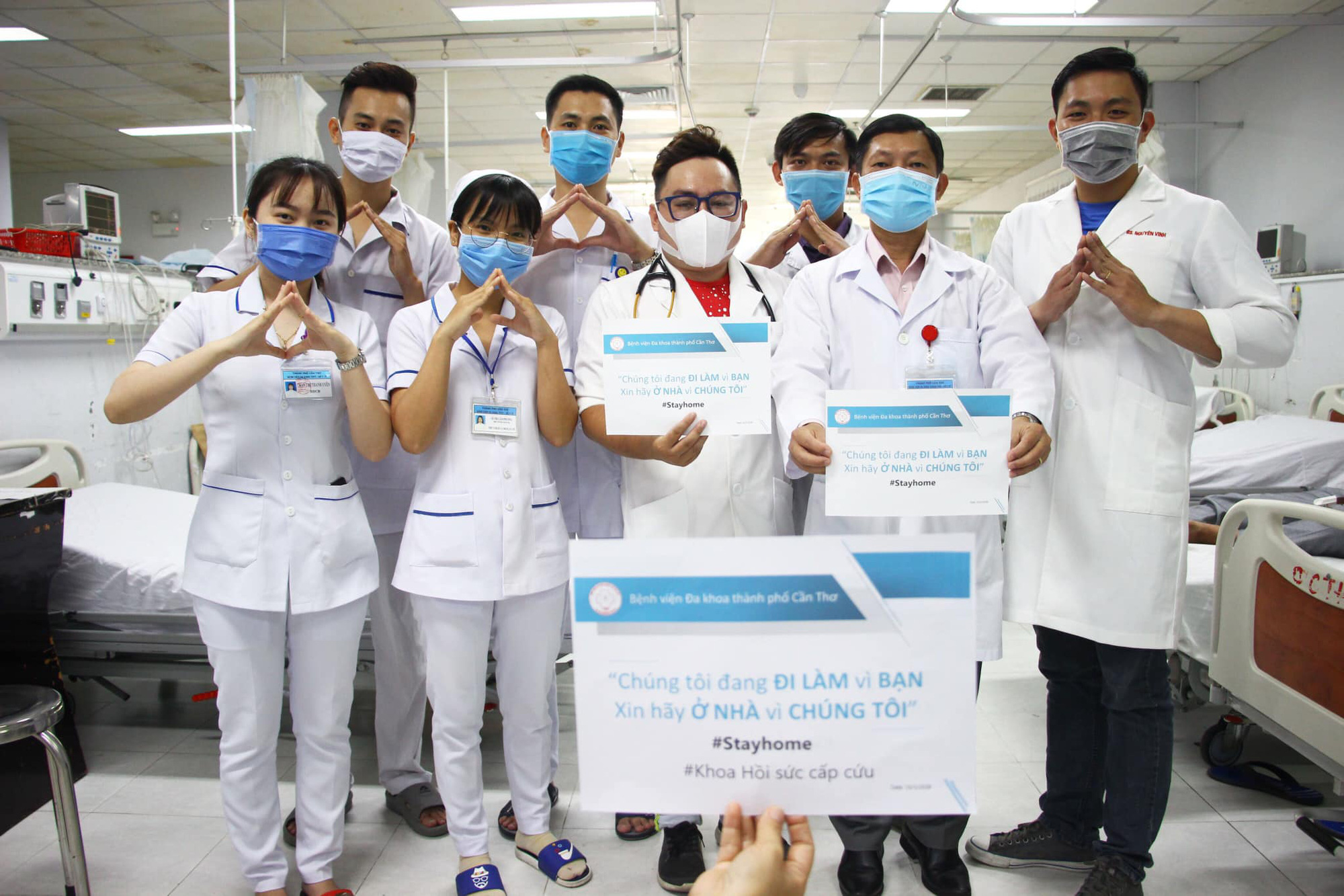 Chùm ảnh: Y bác sĩ cả nước kêu gọi cộng đồng vượt qua dịch Covid-19 - Ảnh 9.