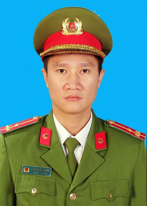 Truy bắt nh&oacute;m tội phạm ma t&uacute;y tấn c&ocirc;ng l&agrave;m thượng &uacute;y c&ocirc;ng an hy sinh rồi trốn v&agrave;o rừng - Ảnh 1.