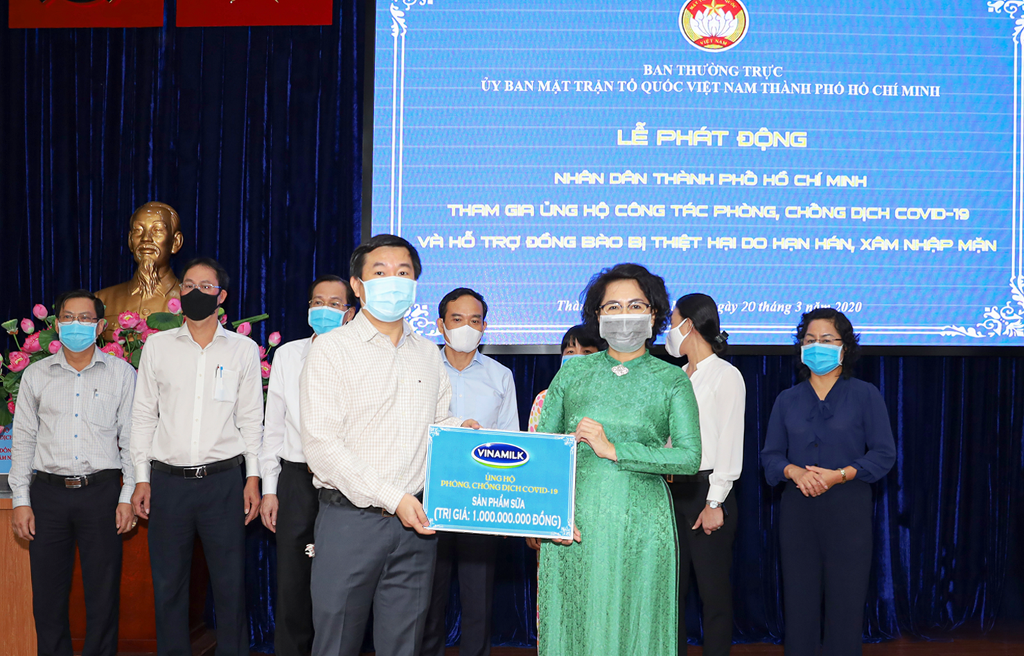 Doanh nghiệp khó khăn vẫn góp hàng tỉ đồng chống dịch Covid-19