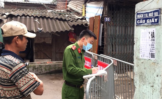 Bộ trưởng Bộ Công an: "Đi từng ngõ, gõ từng nhà" rà soát người nước ngoài nhập cảnh VN