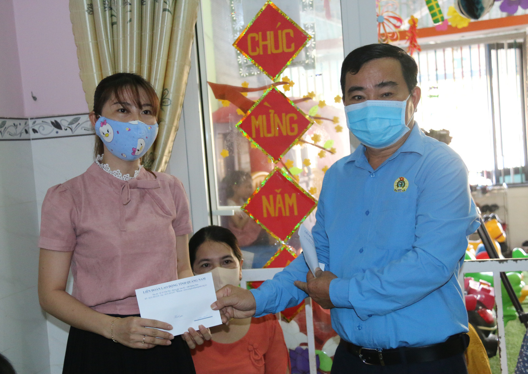 LĐLĐ Quảng Nam hỗ trợ 28 triệu cho giáo viên mầm non thất nghiệp vì dịch Covid-19
