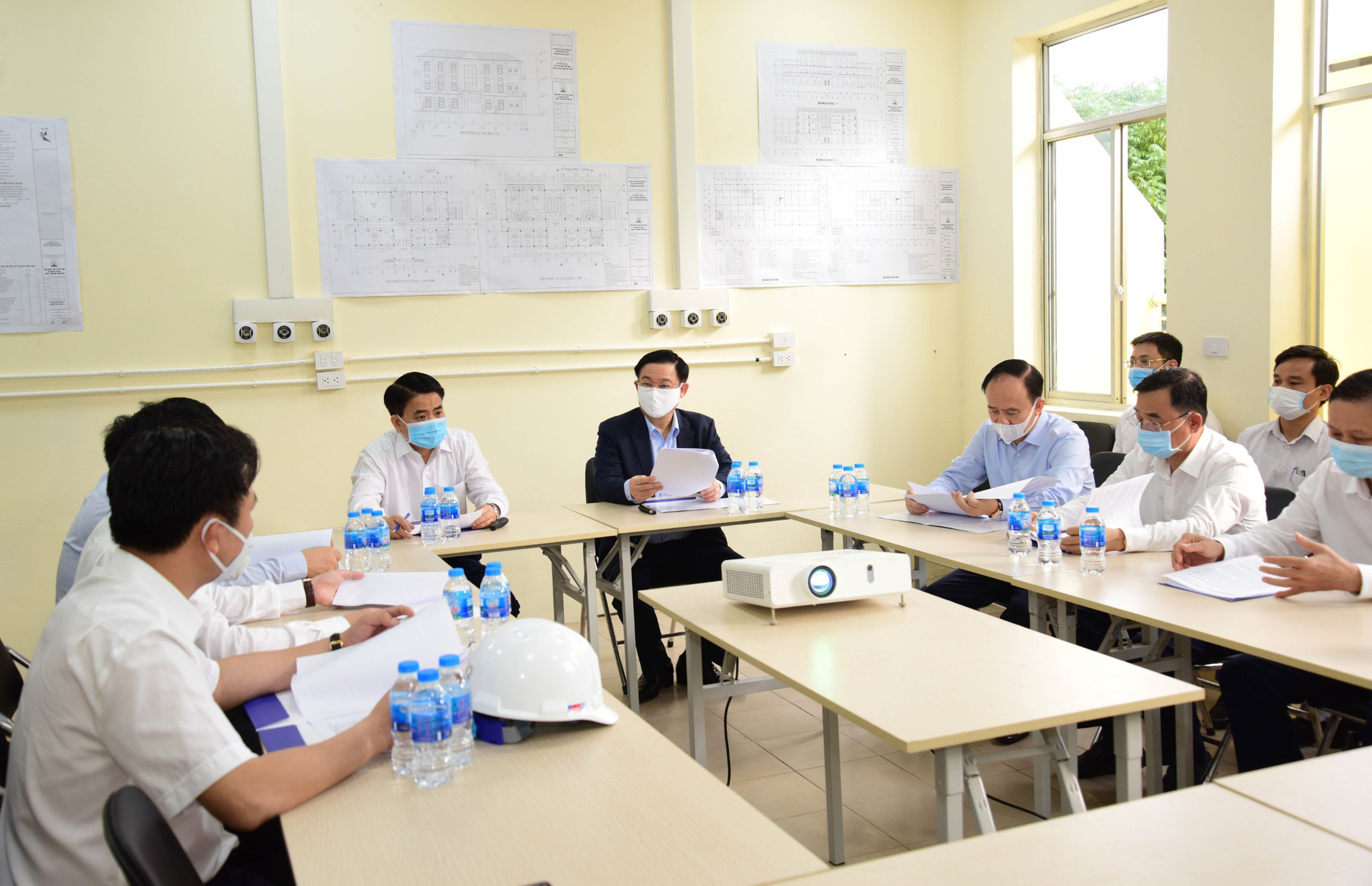 Bí thư Vương Đình Huệ trực tiếp thị sát bệnh viện dã chiến làm trong 7 ngày - Ảnh 5.