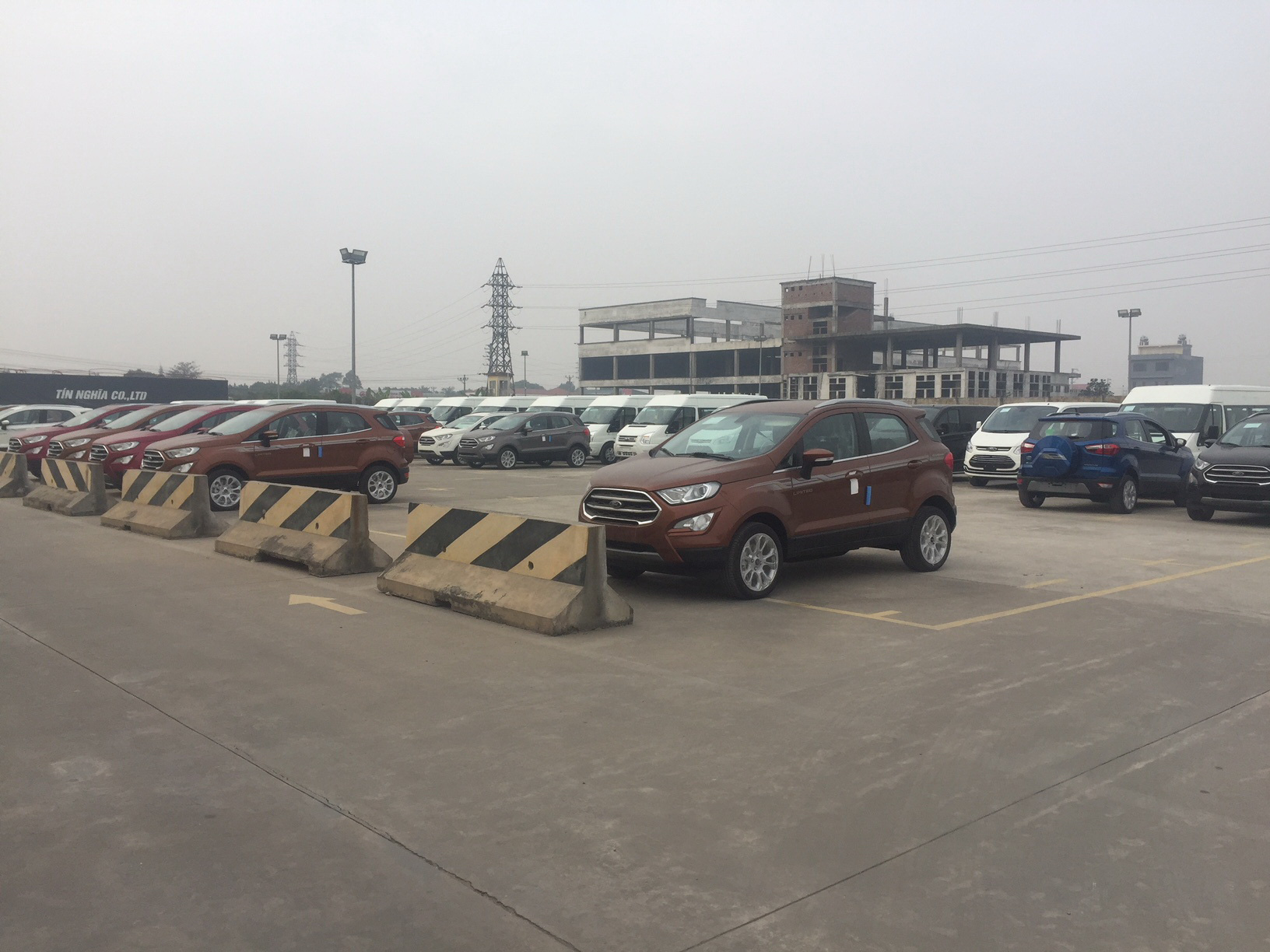 Nh&agrave; m&aacute;y Ford Hải Dương tạm dừng sản xuất để ph&ograve;ng dịch Covid-19 - Ảnh 1.
