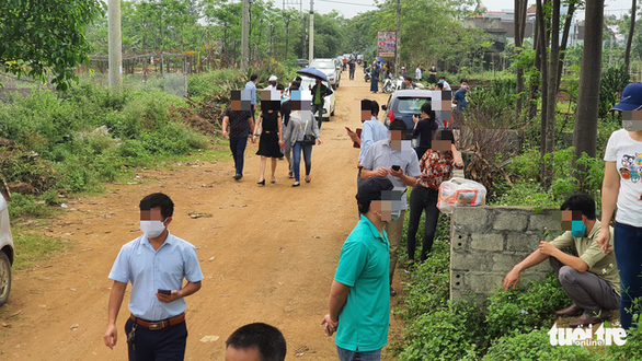 "Cò" thổi giá đất, xe hơi ùn ùn đổ về Đồng Trúc "lướt sóng"