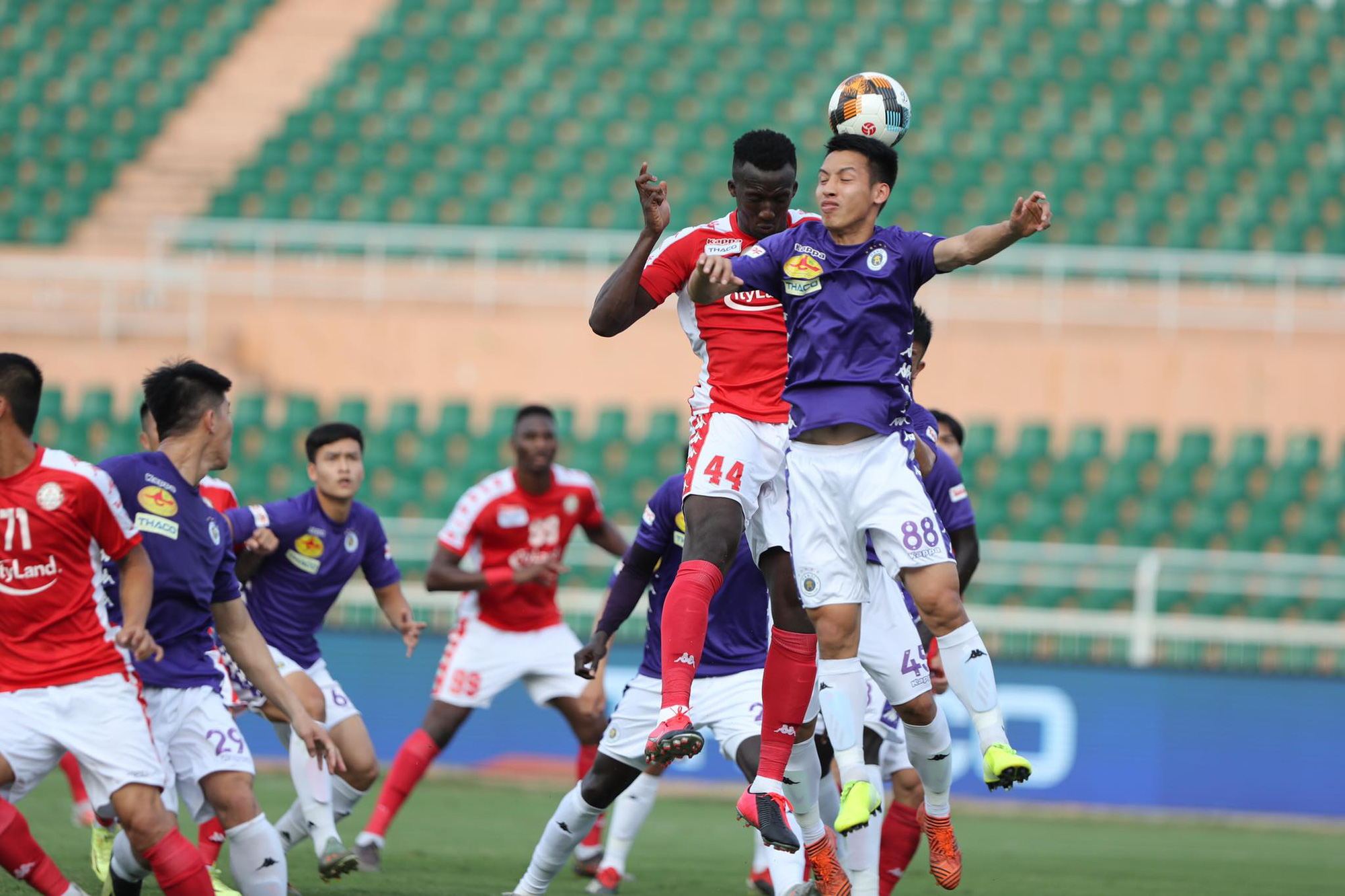 Sợ tuyển VN hụt quân vì chấn thương, 4 CLB đề xuất không có suất rớt hạng V-League