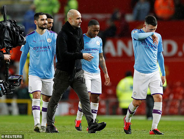Liverpool và 7 đội Ngoại hạng "đánh hội đồng" Man City