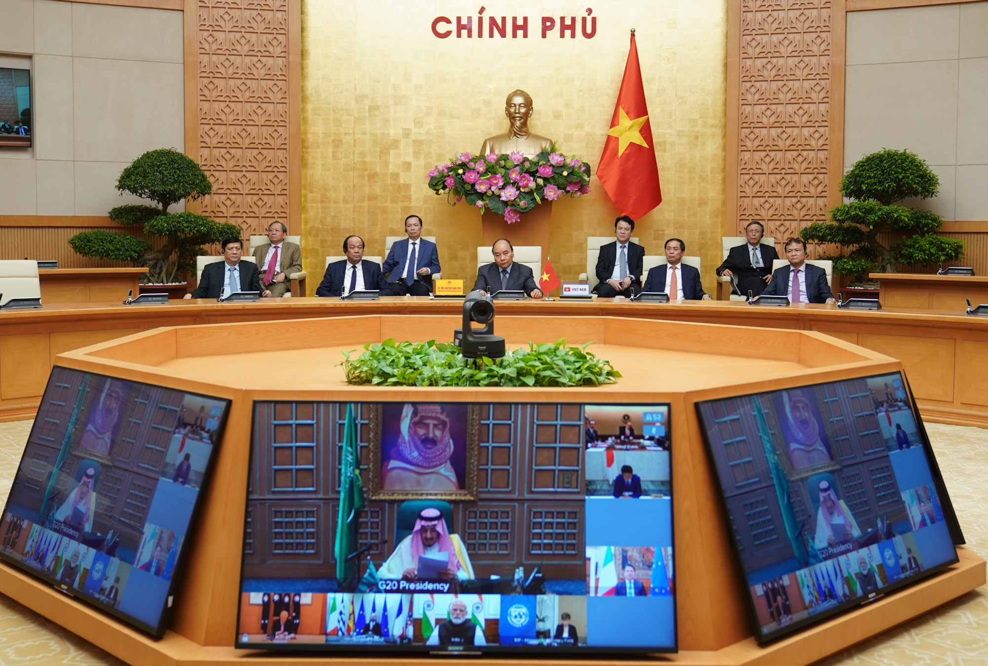 Việt Nam quyết tâm chống dịch Covid-19
