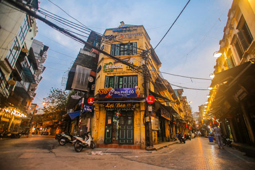 Cả nước bước vào cao điểm chống dịch Covid-19 - Ảnh 1.