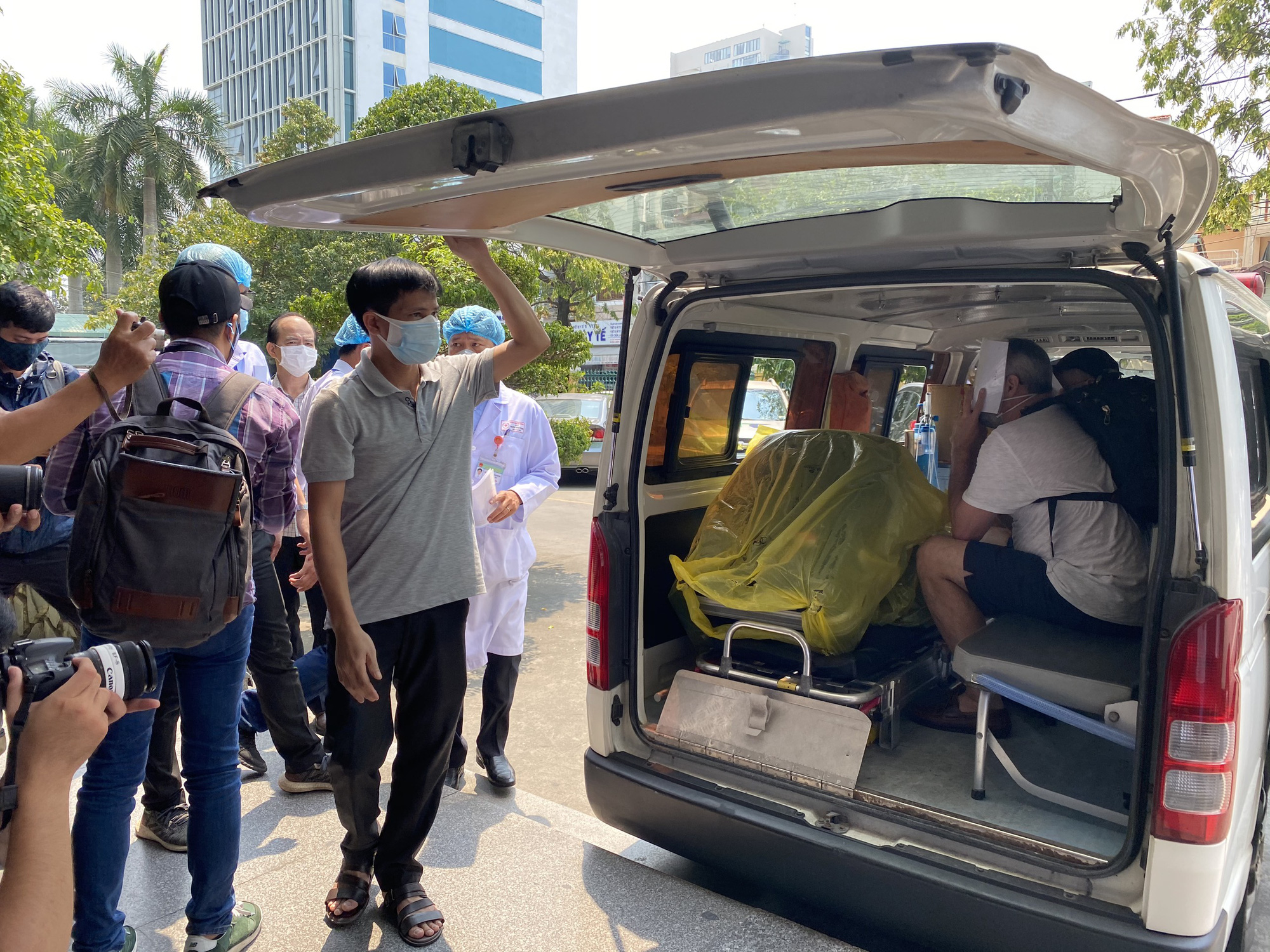 Đà Nẵng xuất viện 3 bệnh nhân mắc Covid-19: Niềm tự hào của đội ngũ y bác sĩ điều trị