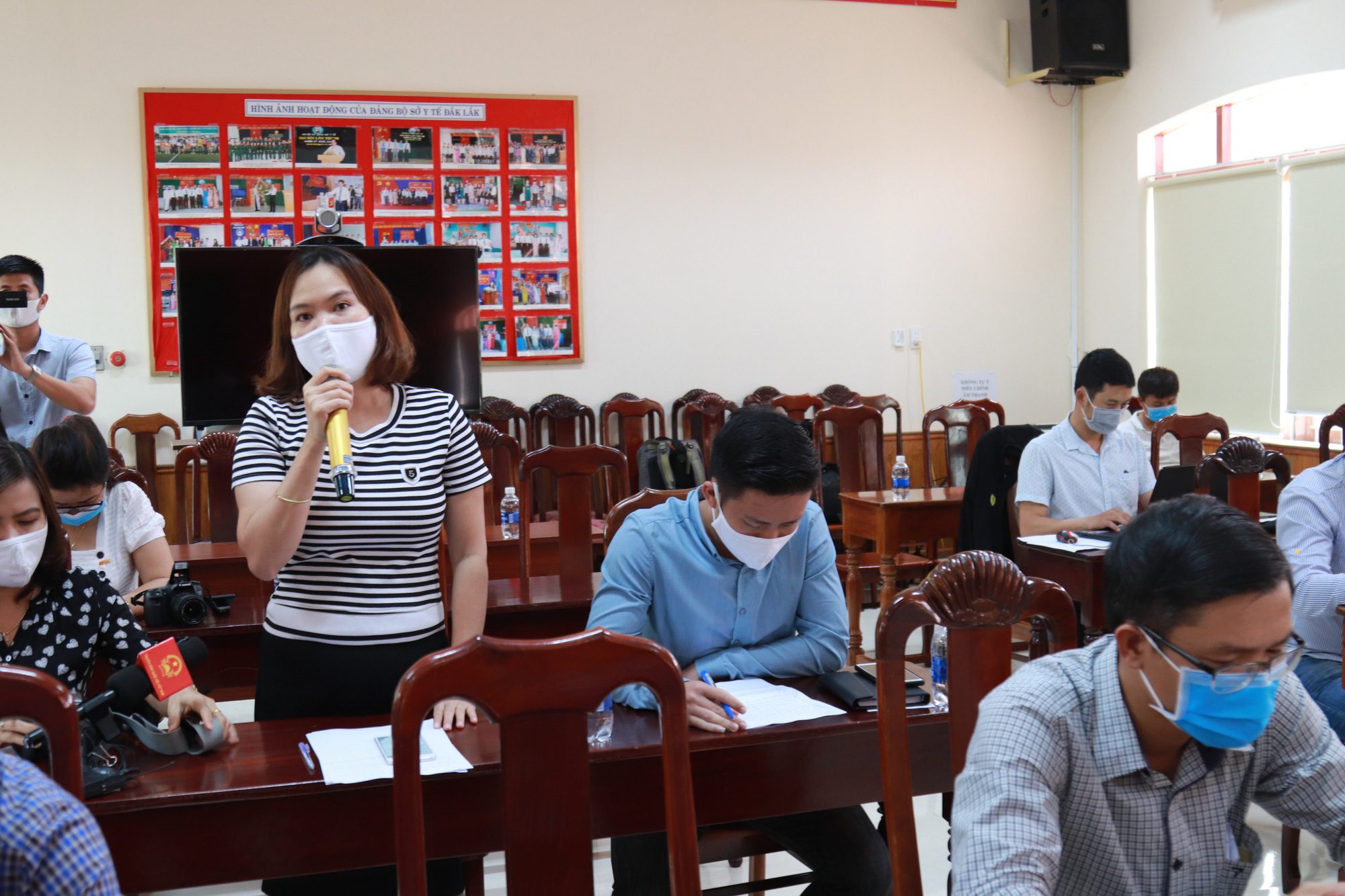 C&aacute;ch ly tập trung c&aacute;c y b&aacute;c sĩ ở kh&aacute;ch sạn sau giờ l&agrave;m việc - Ảnh 3.