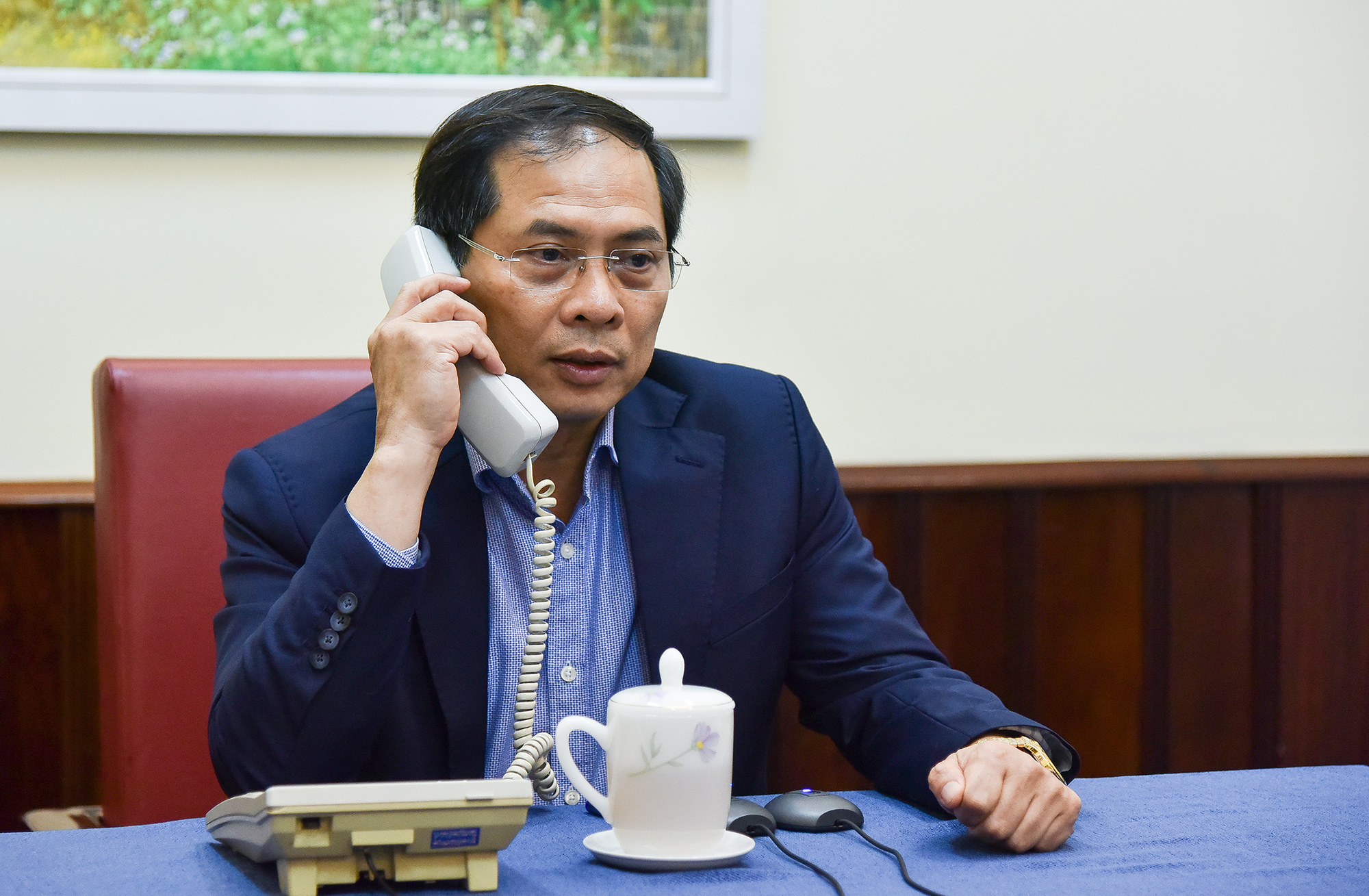 Điện đàm với lãnh đạo Bộ Ngoại giao Mỹ, Nhật, Hàn Quốc, Ấn Độ... về dịch Covid-19