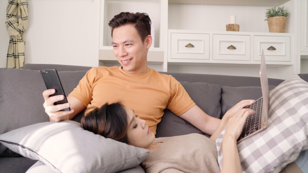 L&agrave;m sao để biết giới t&iacute;nh thật của bạn trai? - Ảnh 1.