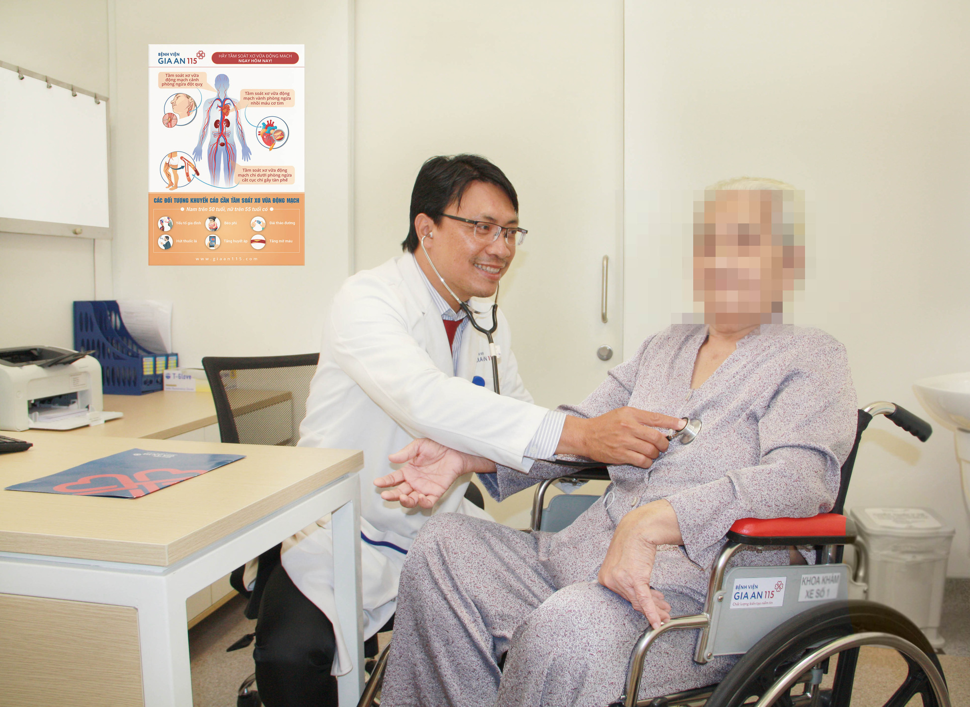 TP HCM: Cứu kịp một người bụng có "quả banh" phập phồng suýt vỡ