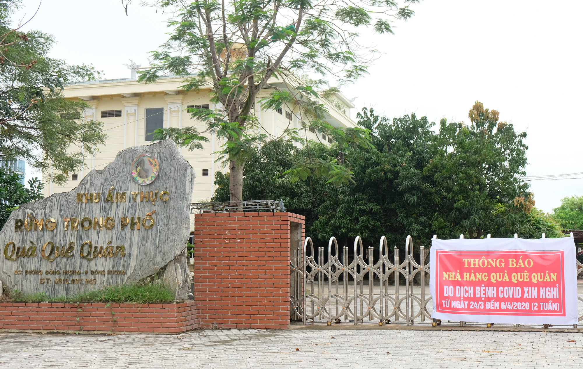 Vẫn còn hàng quán lơ chỉ đạo, mở bán trong dịch Covid-19 sáng nay 28-3 - Ảnh 11.