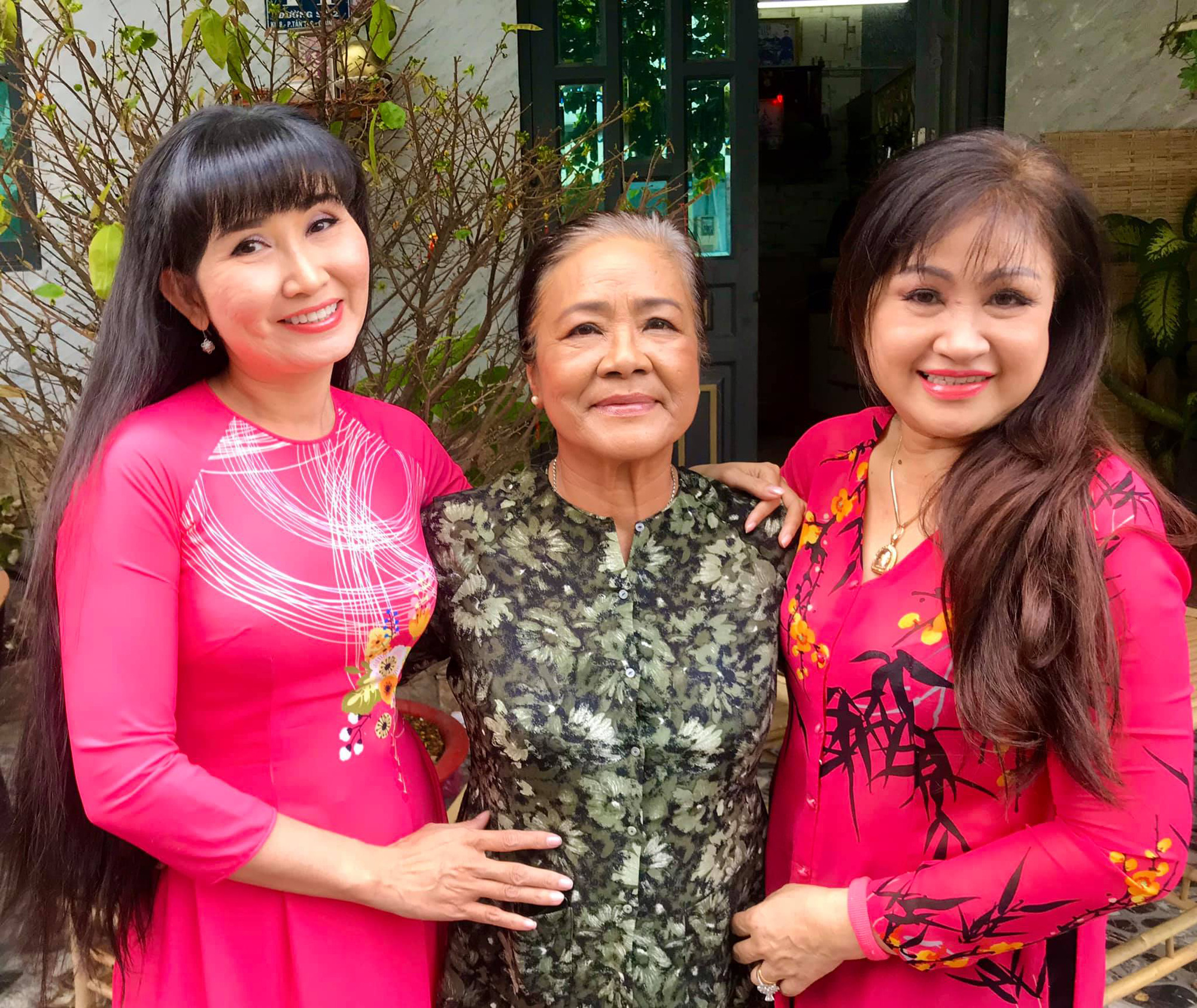 Ca sĩ Bích Thủy ủng hộ 1 tỉ đồng phòng chống dịch Covid -19 - Ảnh 4.