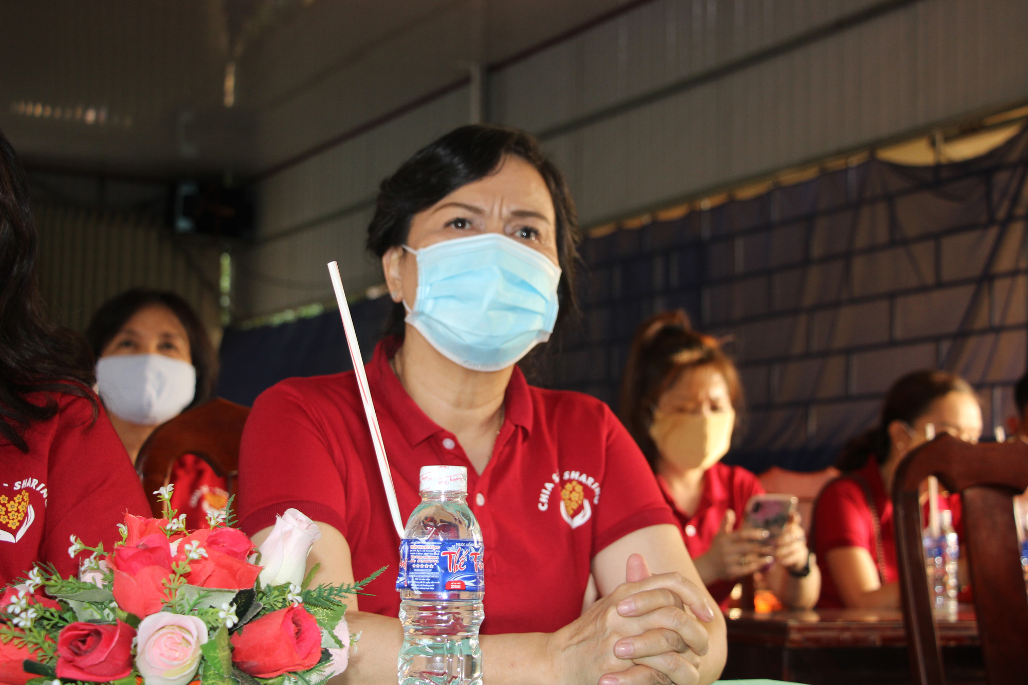 CLIP: Phu nh&acirc;n Nguy&ecirc;n Chủ tịch nước Trương Tấn Sang mang niềm vui đến 8 tỉnh v&ugrave;ng hạn, mặn - Ảnh 6.
