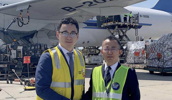 C&ocirc;ng ty Trung Quốc &acirc;m thầm gom 90 tấn vật tư y tế khiến &Uacute;c lao đao - Ảnh 3.