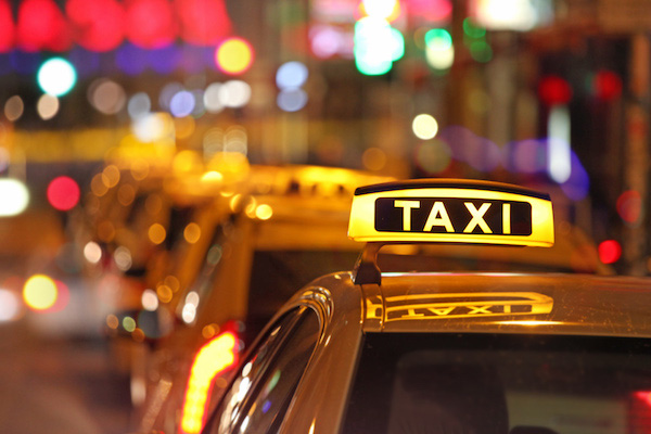Covid-19: Taxi, xe như Grab không được bật máy lạnh khi chở khách