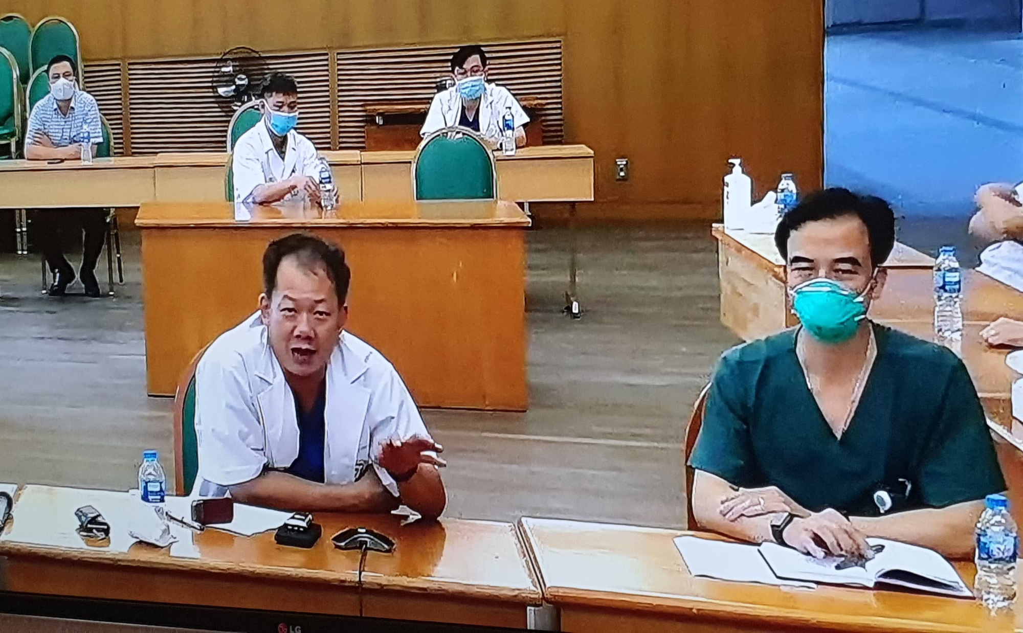 B&aacute;c sĩ BV Bạch Mai đ&atilde; &acirc;m t&iacute;nh với Covid-19 nhưng địa phương vẫn y&ecirc;u cầu c&aacute;ch ly tại nh&agrave; - Ảnh 2.