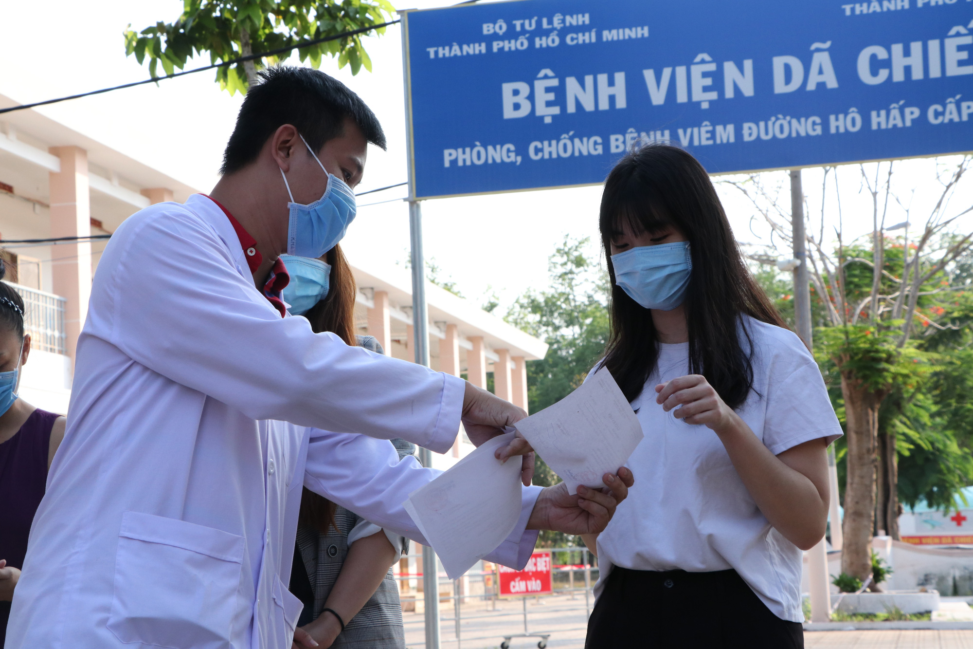 TP HCM: 4 bệnh nhân Covid-19 xuất viện