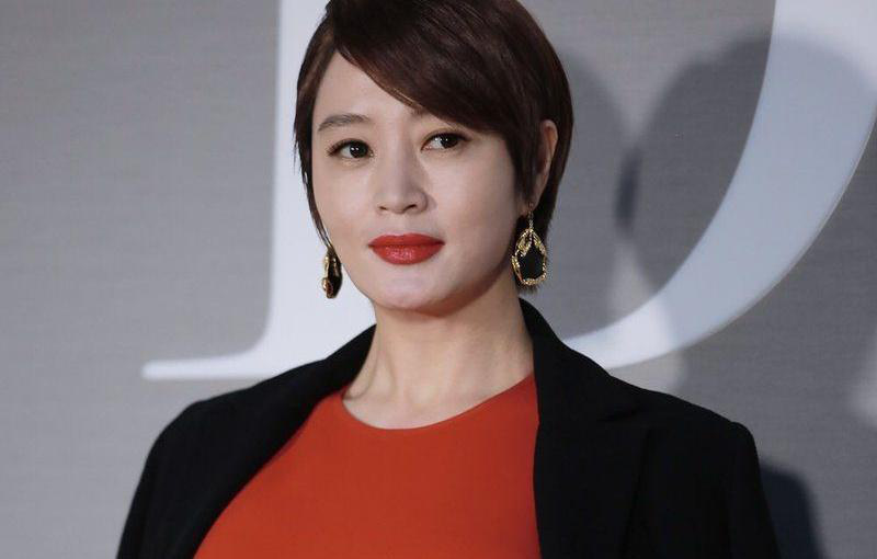 Kim Hye Soo - sự nghiệp lừng lẫy, đời tư s&oacute;ng gi&oacute; - Ảnh 4.