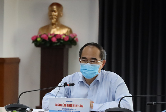 Bí thư Thành ủy TP HCM: Mọi người chịu thiệt về thu nhập để TP được bình yên