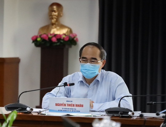 B&iacute; thư Th&agrave;nh ủy TP HCM: Mọi người chịu thiệt về thu nhập để TP được b&igrave;nh y&ecirc;n - Ảnh 1.