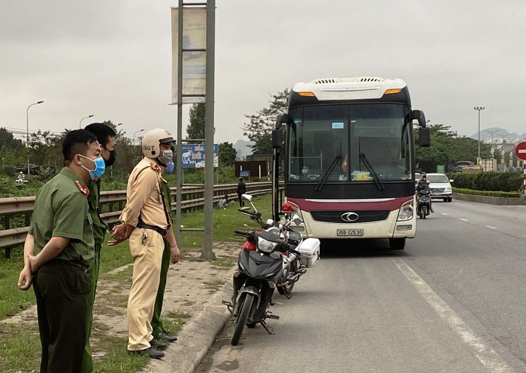 Kết quả xét nghiệm SARS-CoV-2 của cô gái đi xe khách khiến 29 người bị cách ly