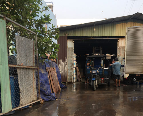 Cửa hẹp cho cơ sở sản xuất trong khu dân cư
