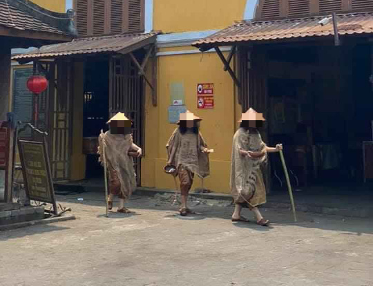 Quảng Nam: 22 người kh&ocirc;ng đeo khẩu trang bị phạt 4,7 triệu đồng - Ảnh 1.