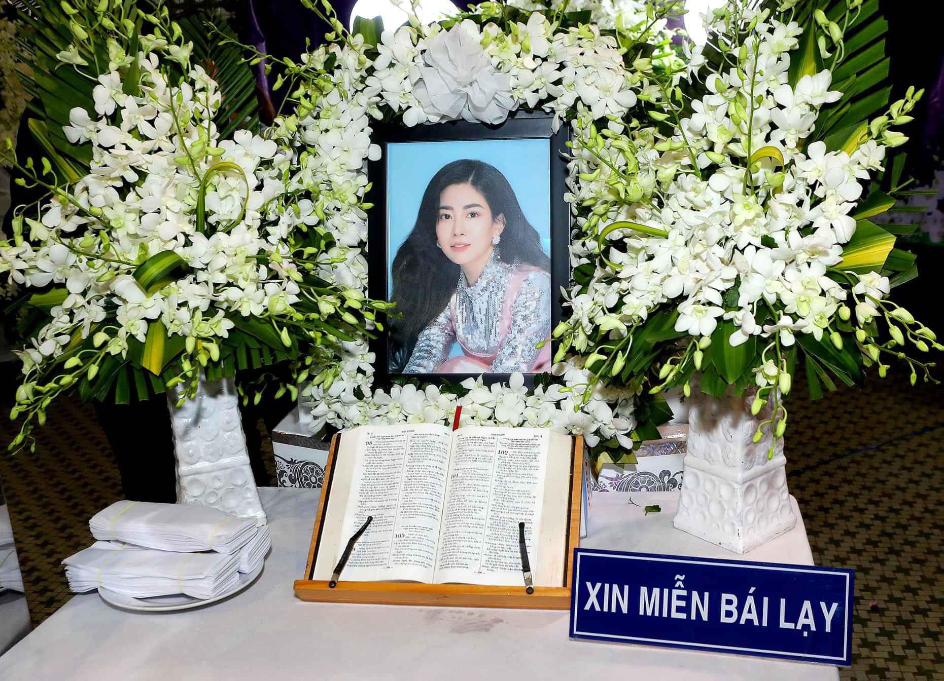 Tang lễ diễn viên Mai Phương: Lại xuất hiện những người vô cảm