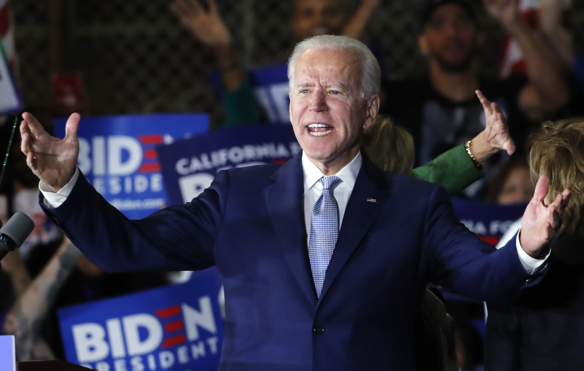 Ông Biden trở lại đường đua vào Nhà Trắng
