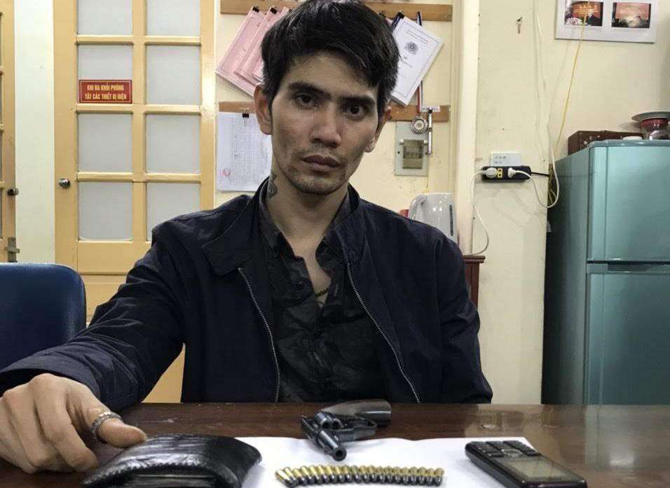 Bị bắt quả tang "thủ" súng Colt và 20 viên đạn, nam thanh niên Hải Phòng khai mới mua để phòng thân