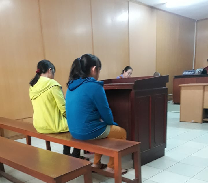 Bị cáo gửi con nhỏ ở văn phòng luật sư để ra tòa vì… dịch Covid-19