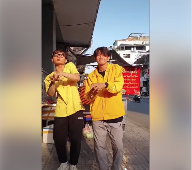Để "công phá" thế giới tốt hơn, "Ghen Cô Vy" ra mắt phiên bản tiếng Anh
