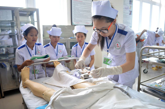 Hợp tác với CHLB Đức đào tạo điều dưỡng