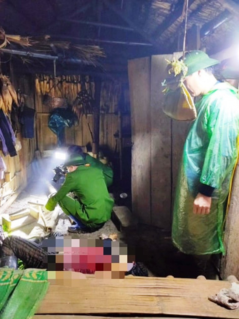 Em trai bàng hoàng phát hiện chị gái tử vong bất thường với các vết đâm
