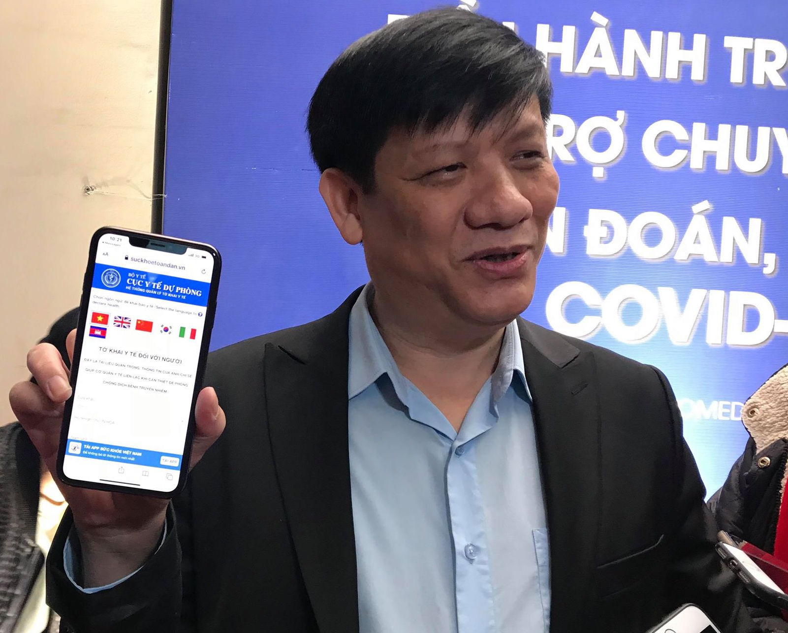 Vụ kh&aacute;ch Nhật nhiễm Covid-19 qu&aacute; cảnh T&acirc;n Sơn Nhất: &Aacute;p dụng khai b&aacute;o y tế điện tử tại cửa khẩu Campuchia - Việt Nam - Ảnh 1.