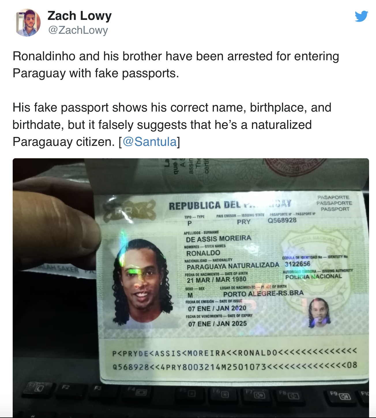 Ronaldinho bị bắt ở Paraguay v&igrave; d&ugrave;ng hộ chiếu giả  - Ảnh 1.