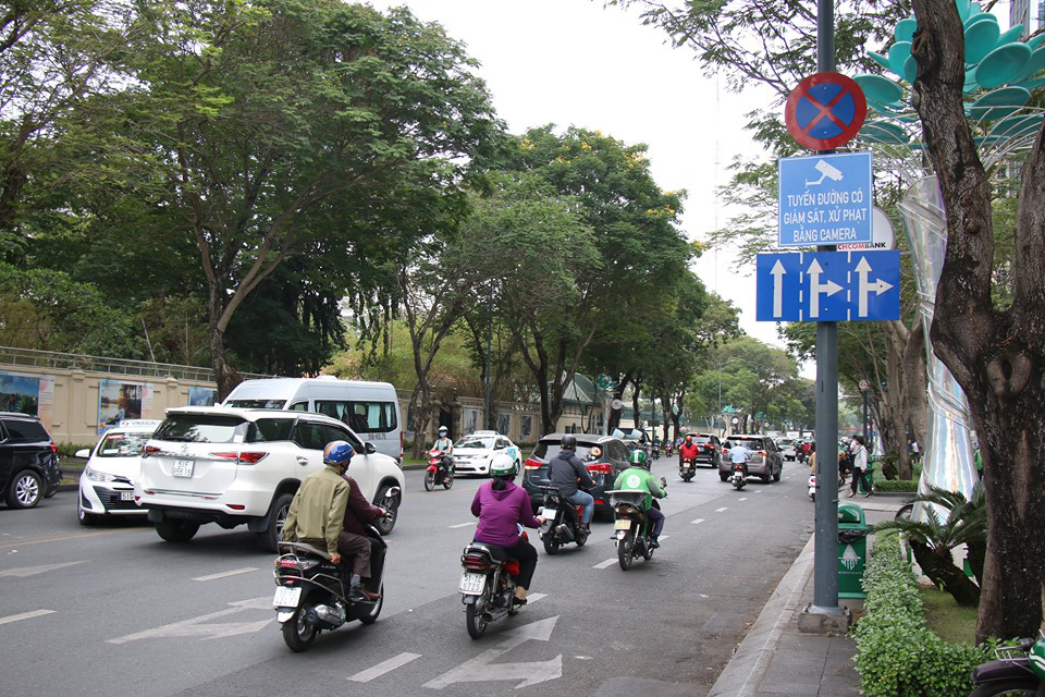 NÓNG: Chạy xe "ẩu" trên 14 tuyến đường này ở TP HCM sẽ bị camera bắt dính